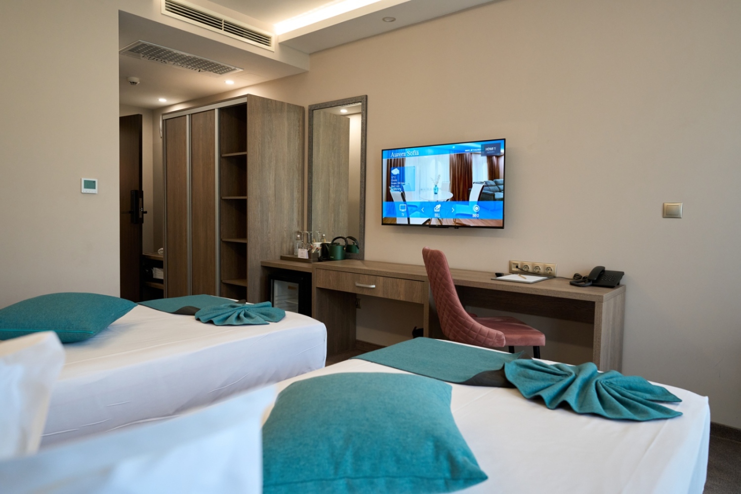 Deluxe TWIN room with balcony