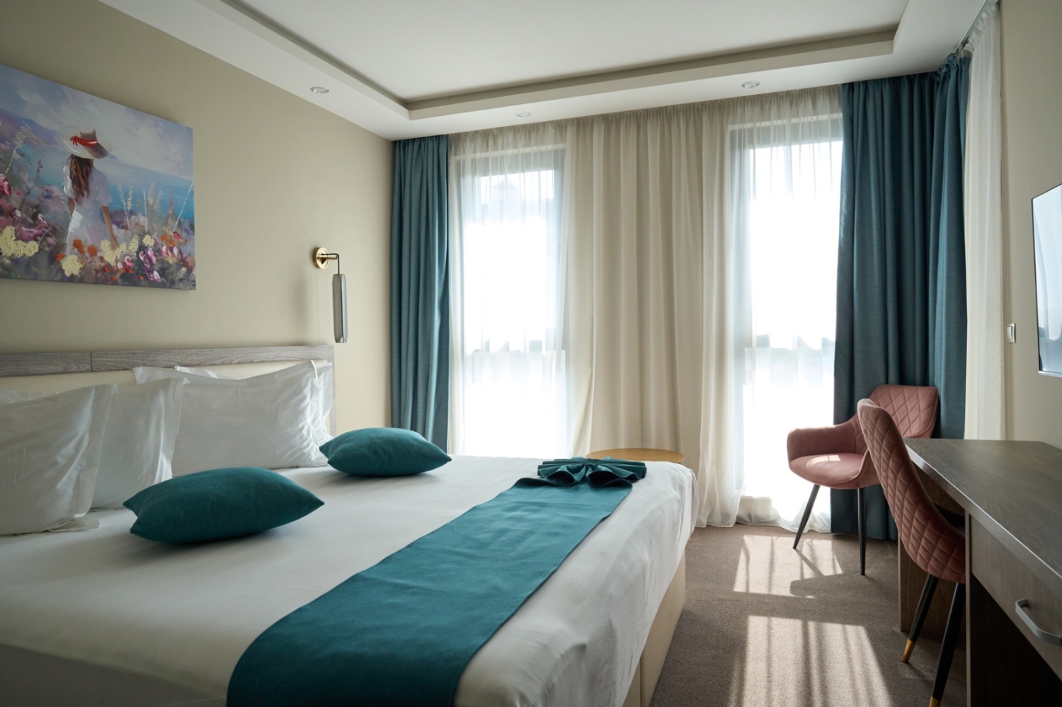 Deluxe KING room with balcony (18 sq. m)