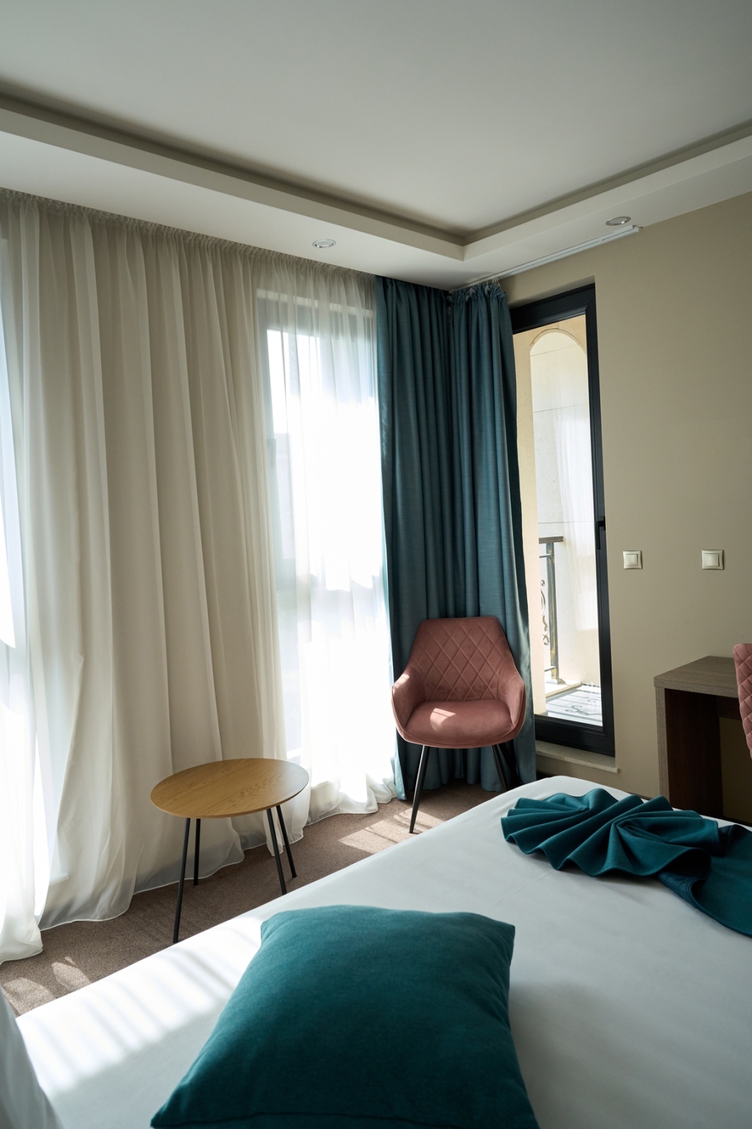 Deluxe KING room with balcony (18 sq. m)